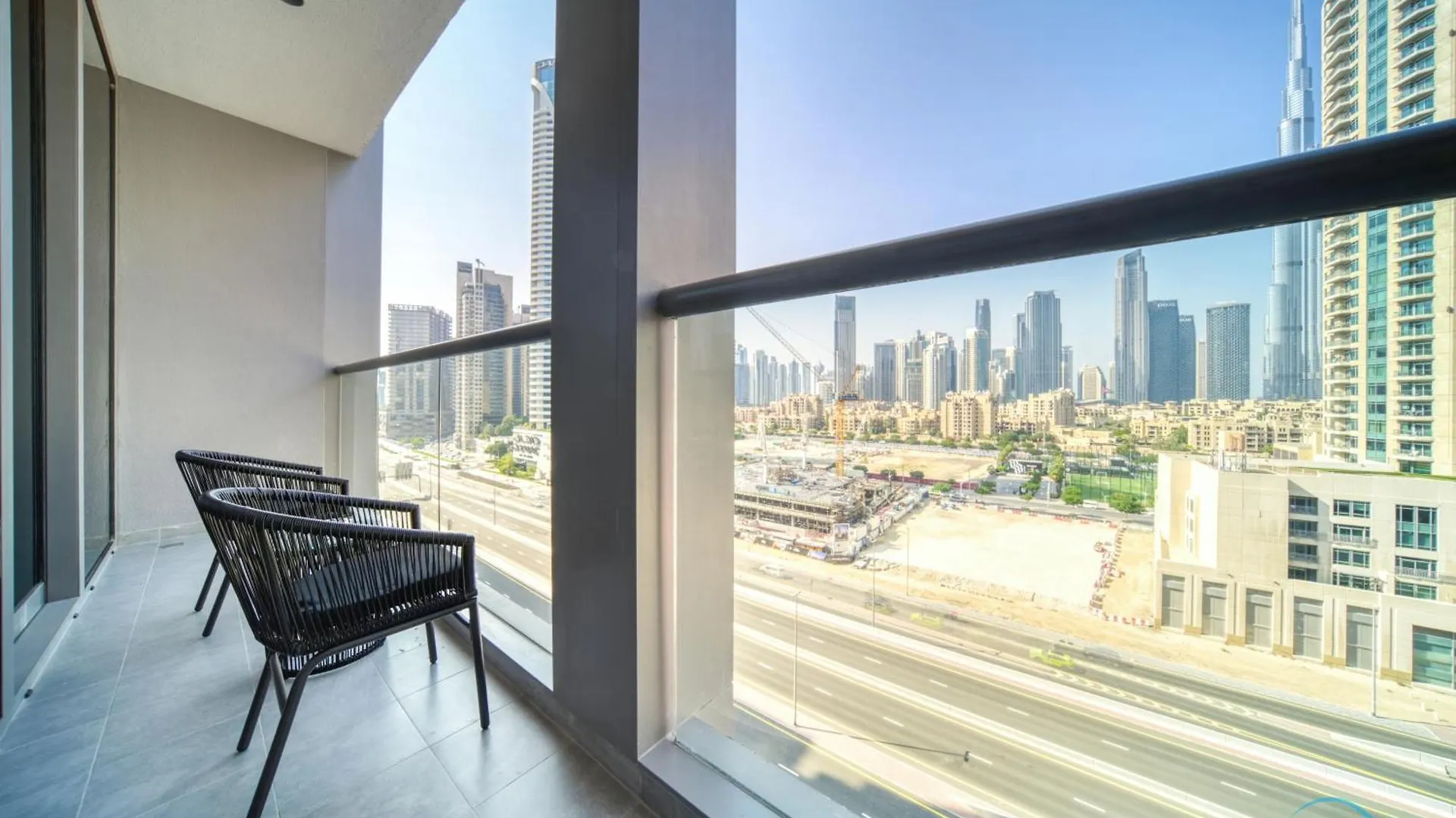 Burj Khalifa Views! Promo On 1Br At Sterling House By Deluxe Holiday Homes Dubai